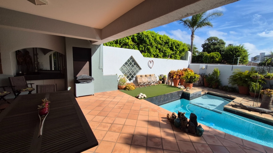 4 Bedroom Property for Sale in Summerstrand Eastern Cape